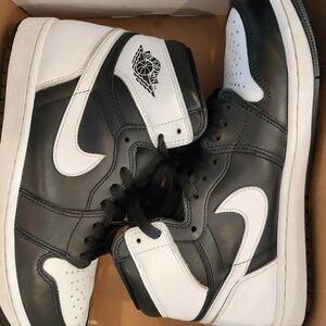 Nike Air Jordan 1 Retro High OG Mens 11